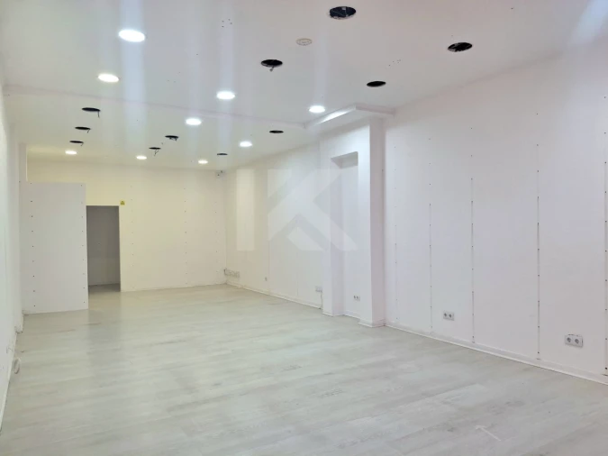 Loja para Arrendamento em São Martinho Foto 3