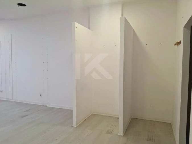 Loja para Arrendamento em São Martinho Foto 7