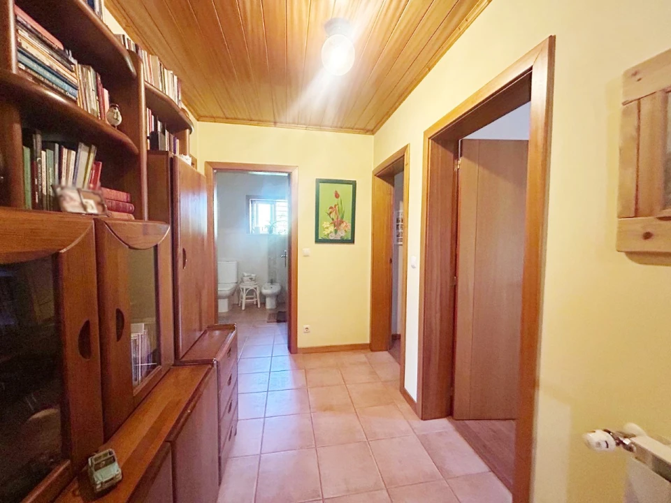 Moradia T3 para Venda em Oiã Foto 11