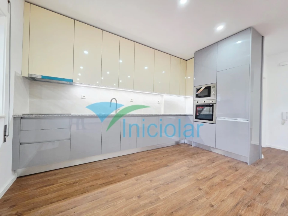 Apartamento T3 para Venda em Aguas Santas Foto 1