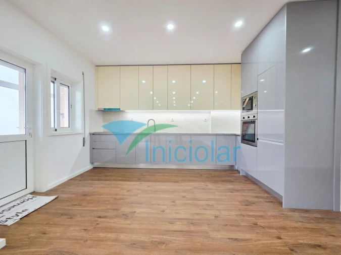 Apartamento T3 para Venda em Aguas Santas Foto 2