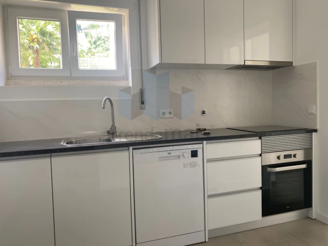 Apartamento T3 para Arrendamento em Santa Clara e Castelo Viegas Foto 1