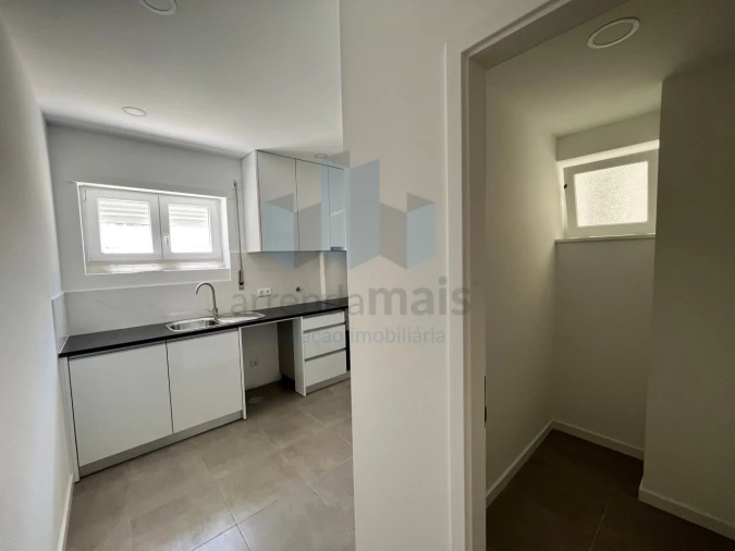Apartamento T3 para Arrendamento em Santa Clara e Castelo Viegas Foto 17