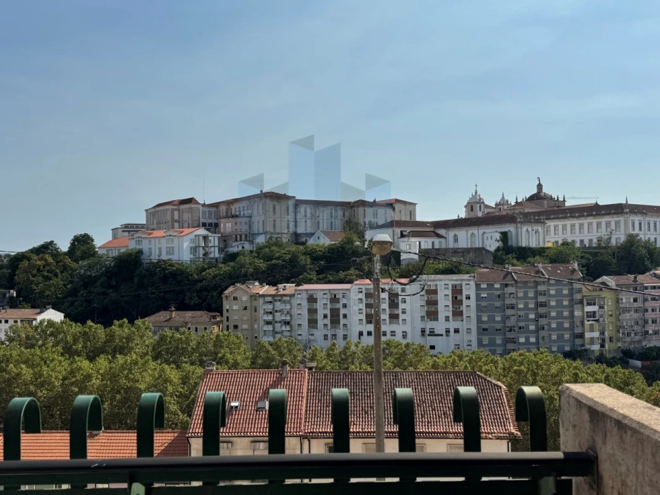 Apartamento T2 para Arrendamento em Sé Nova, Santa Cruz, Almedina e São Bartolomeu Foto 17