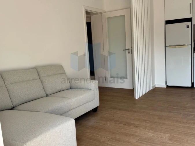 Apartamento T2 para Arrendamento em Sé Nova, Santa Cruz, Almedina e São Bartolomeu Foto 7