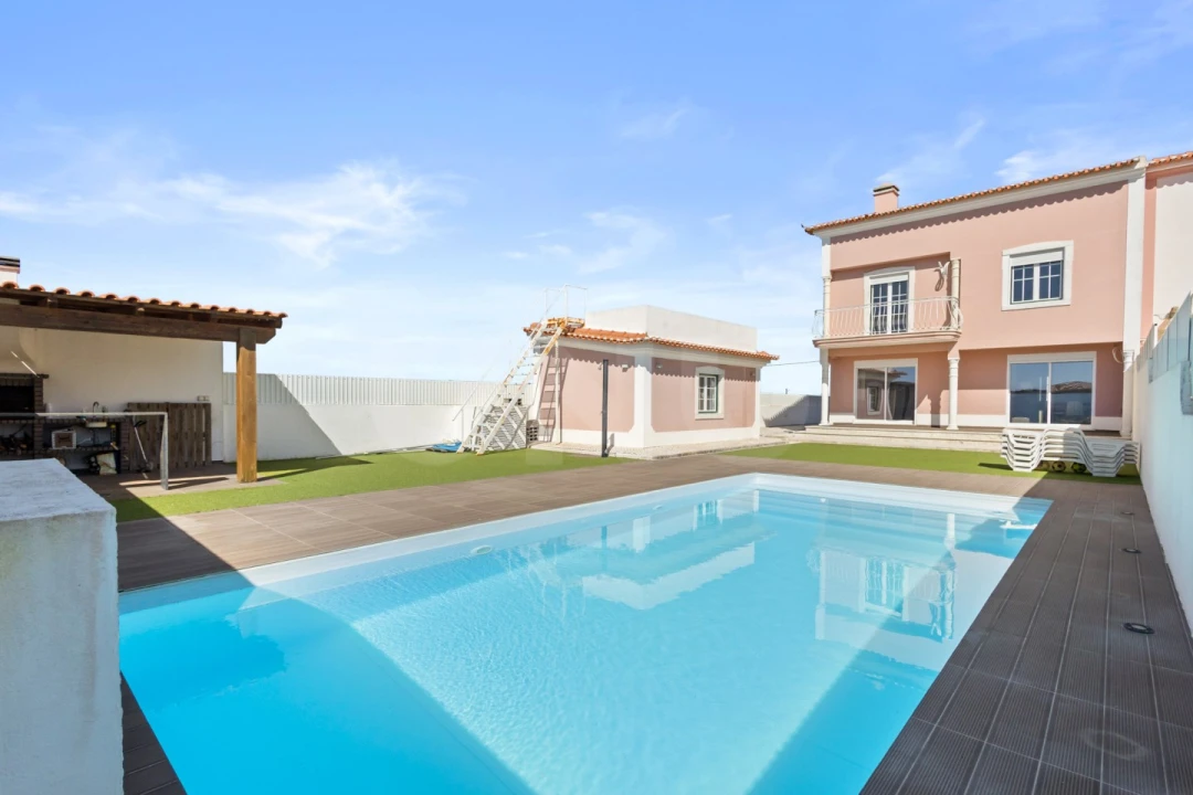 Moradia T4 para Venda em A dos Cunhados e Maceira Foto 1