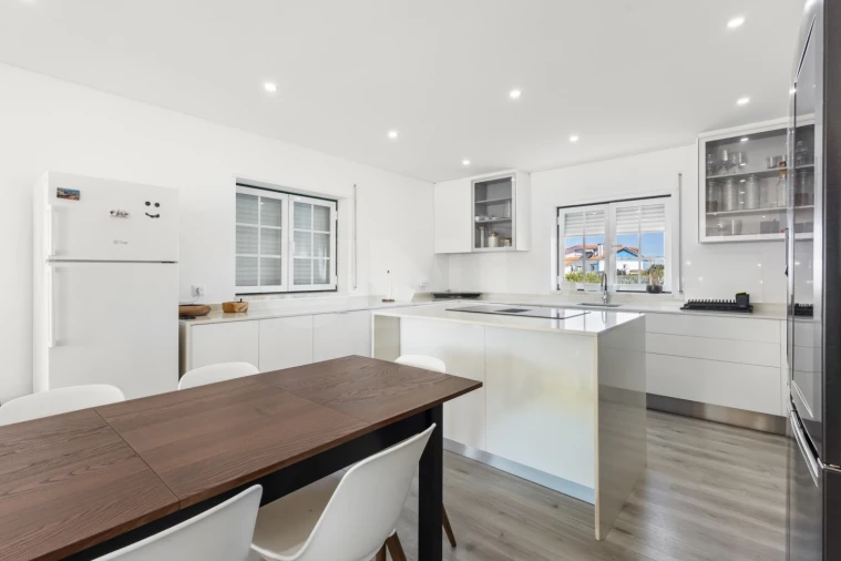 Moradia T4 para Venda em A dos Cunhados e Maceira Foto 4