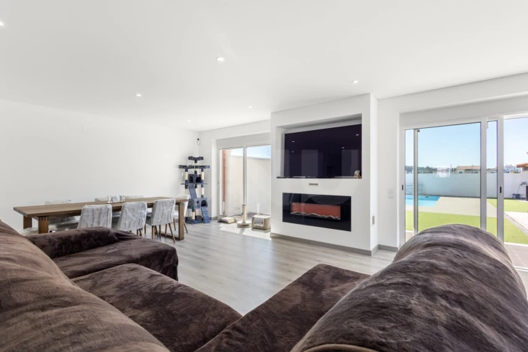 Moradia T4 para Venda em A dos Cunhados e Maceira Foto 8