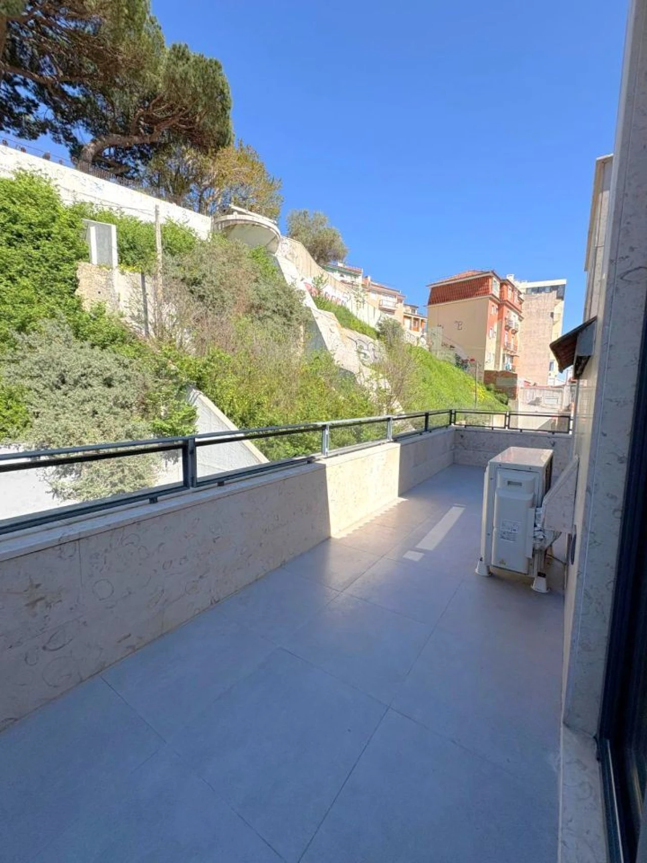 Apartamento T1 para Arrendamento em São Vicente Foto 25