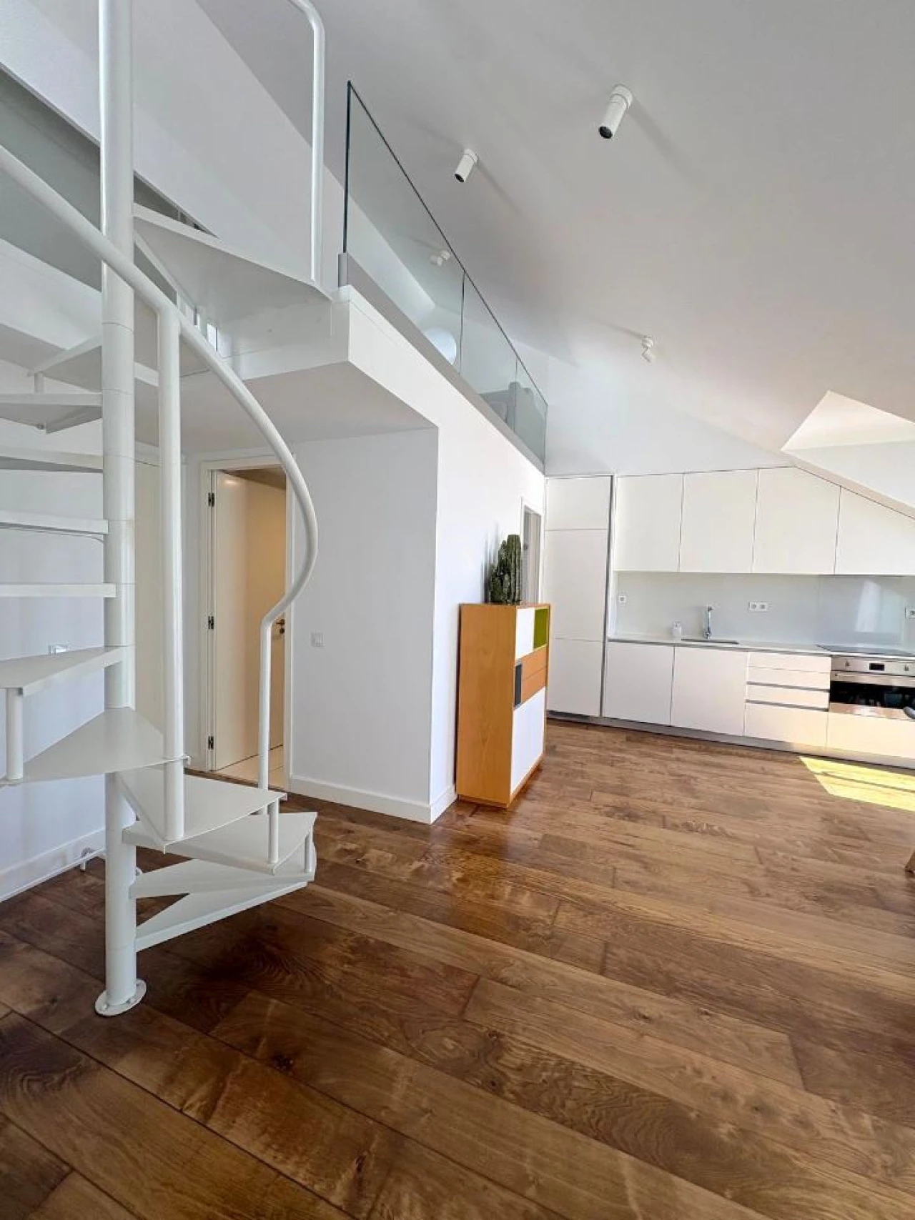 Apartamento T1 para Arrendamento em São Vicente Foto 7