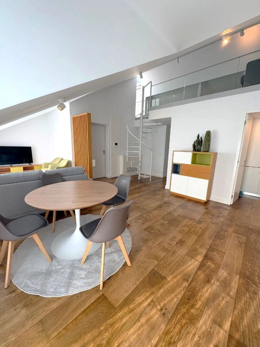 Apartamento T1 para Arrendamento em São Vicente Foto 8