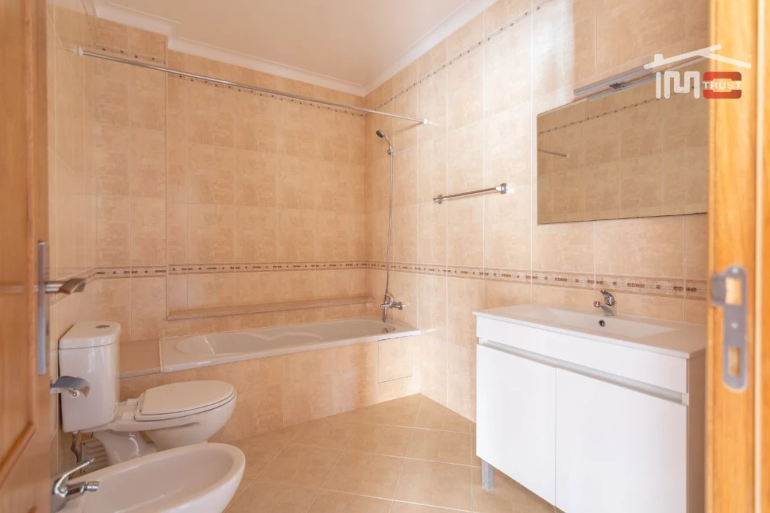 Moradia T3 para Arrendamento em Atouguia Foto 7