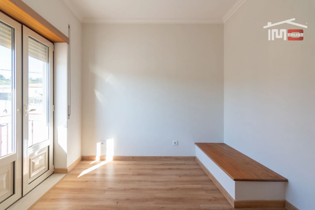 Moradia T3 para Arrendamento em Atouguia Foto 10