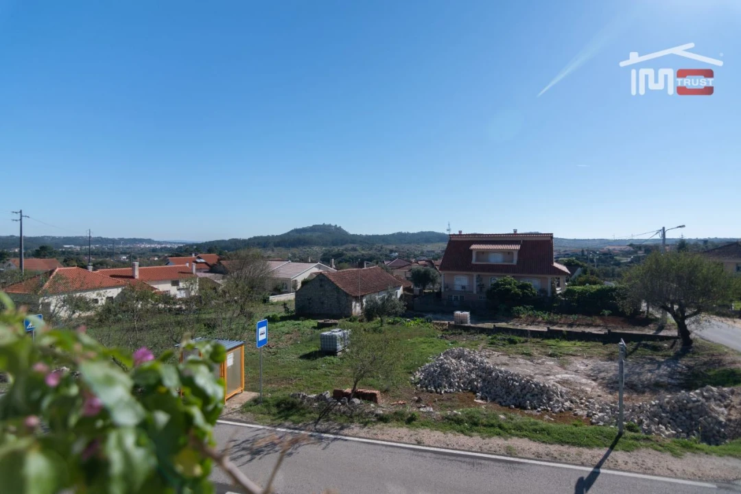 Moradia T3 para Arrendamento em Atouguia Foto 15