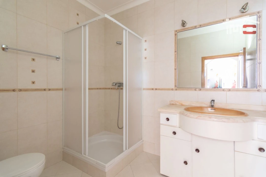 Moradia T3 para Arrendamento em Atouguia Foto 16