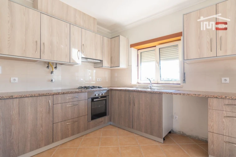 Moradia T3 para Arrendamento em Atouguia Foto 3