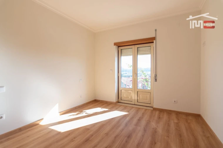 Moradia T3 para Arrendamento em Atouguia Foto 11