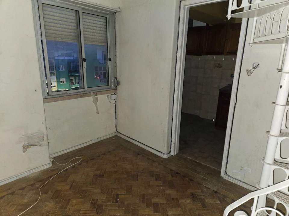 Apartamento T2 para Venda em Queluz e Belas Foto 3