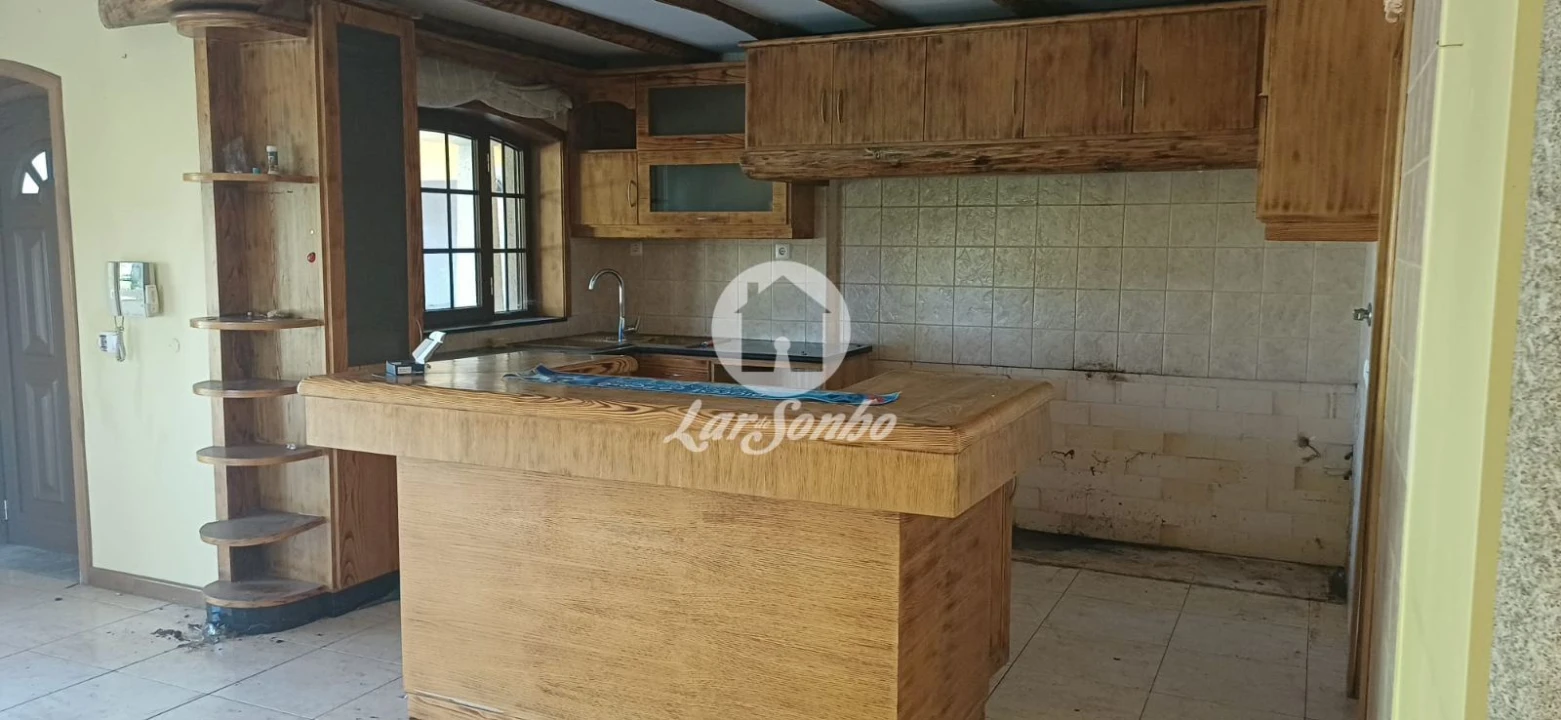 Moradia T5 para Venda em Meinedo Foto 10