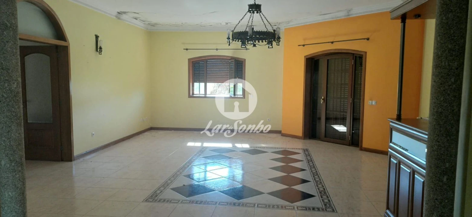 Moradia T5 para Venda em Meinedo Foto 11