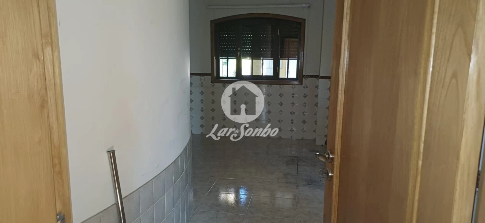 Moradia T5 para Venda em Meinedo Foto 16