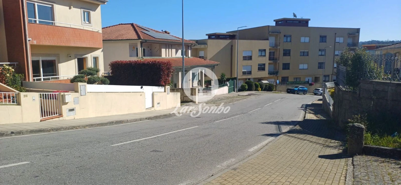 Moradia T5 para Venda em Meinedo Foto 40