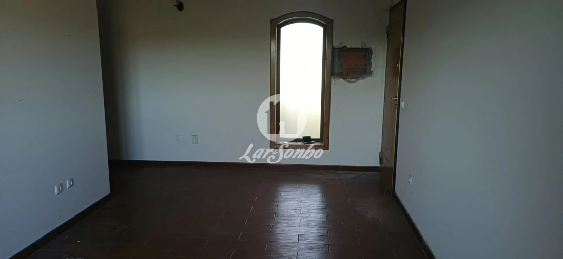 Moradia T5 para Venda em Meinedo Foto 3