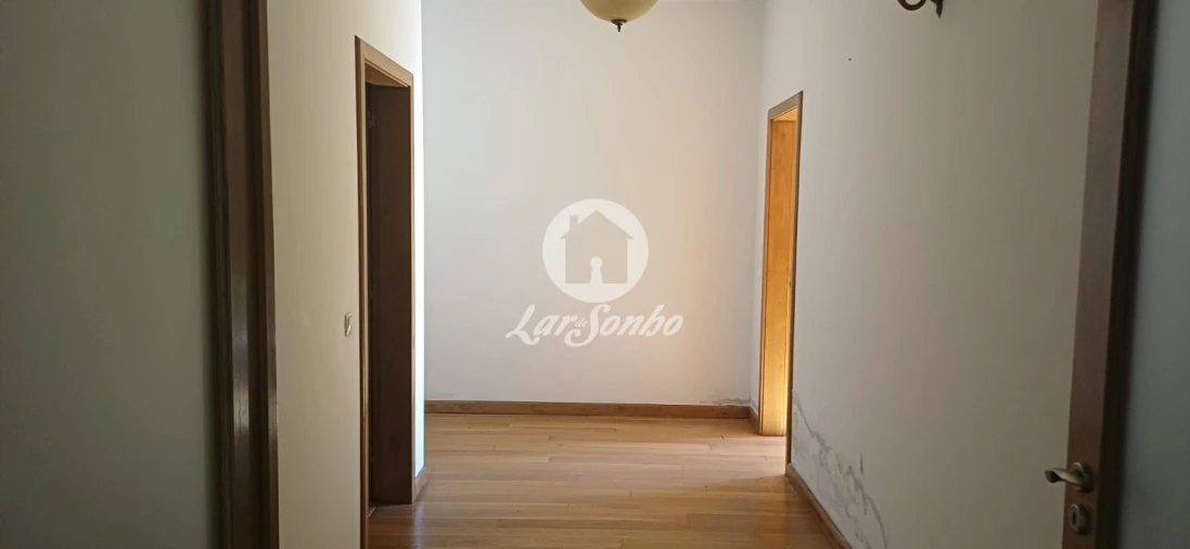 Moradia T5 para Venda em Meinedo Foto 7