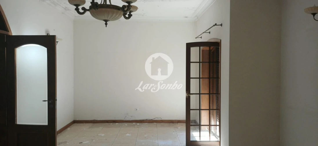 Moradia T5 para Venda em Meinedo Foto 13