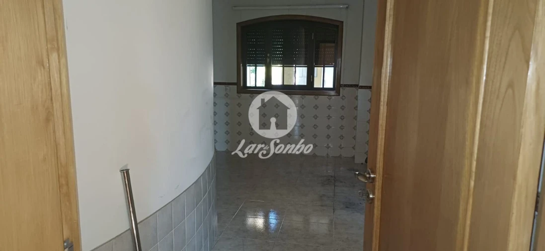 Moradia T5 para Venda em Meinedo Foto 16