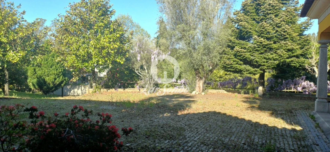 Moradia T5 para Venda em Meinedo Foto 32