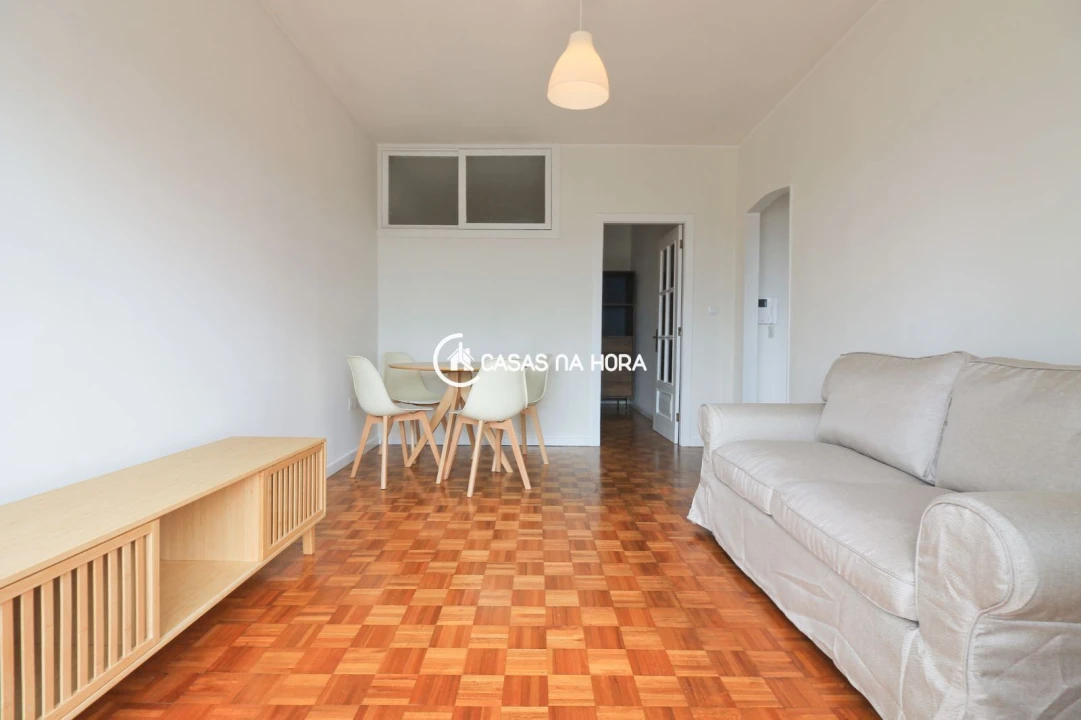 Apartamento T1 para Arrendamento em Cidade da Maia Foto 6