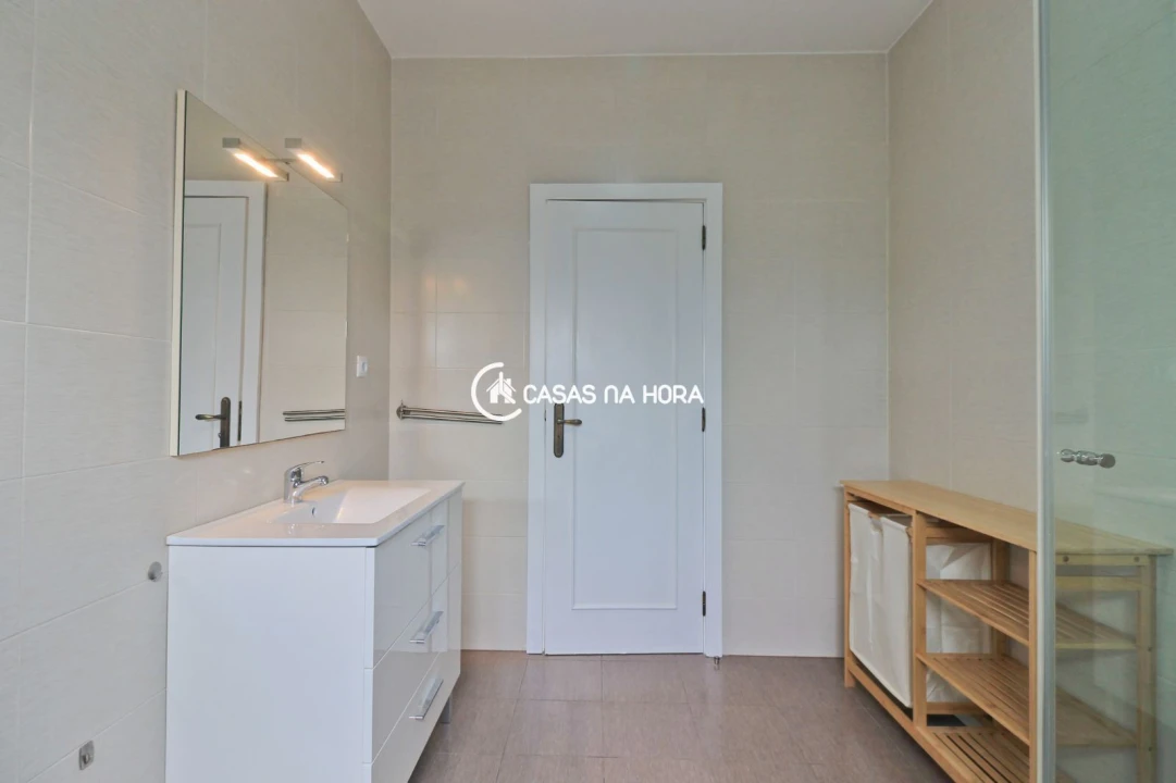 Apartamento T1 para Arrendamento em Cidade da Maia Foto 8