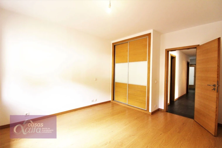 Apartamento T3 para Arrendamento em Leiria, Pousos, Barreira e Cortes Foto 12