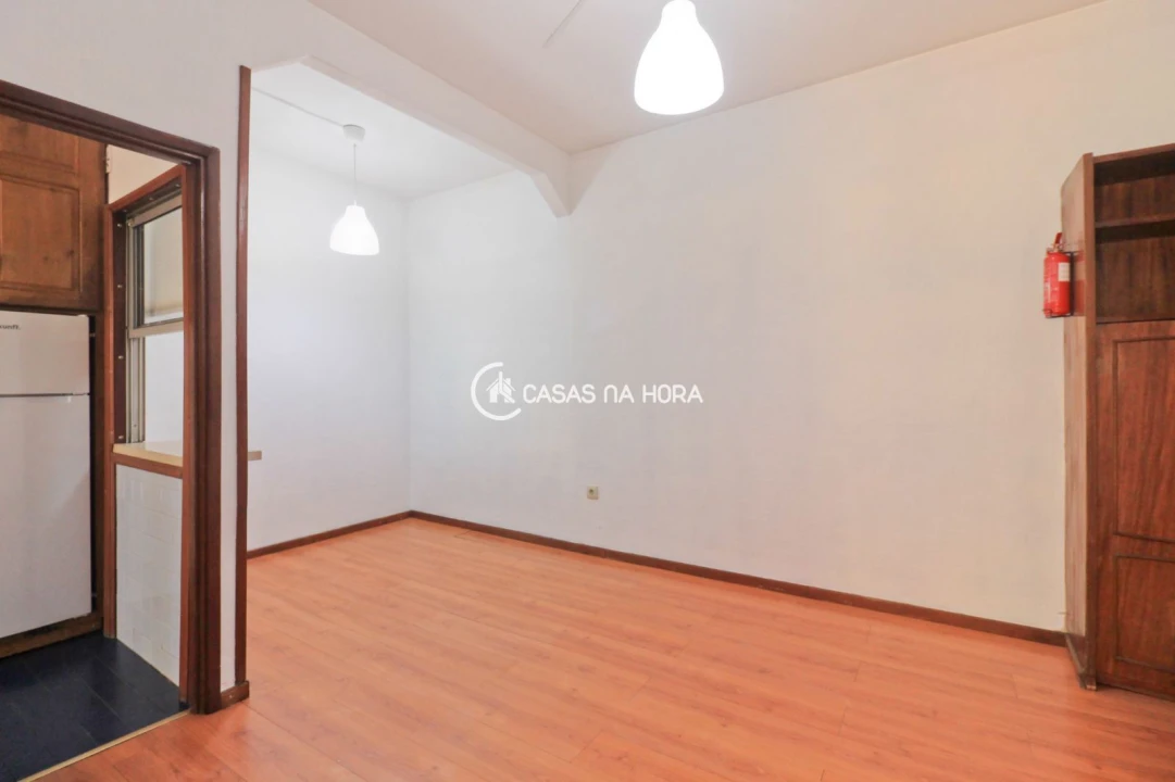 Apartamento T2 para Arrendamento em Ramalde Foto 8