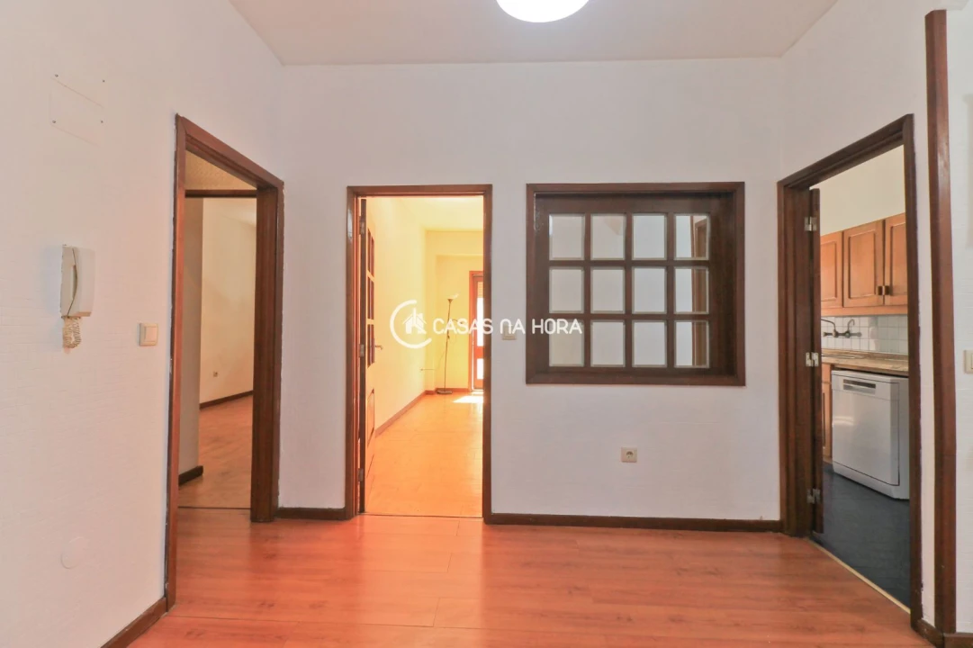 Apartamento T2 para Arrendamento em Ramalde Foto 18