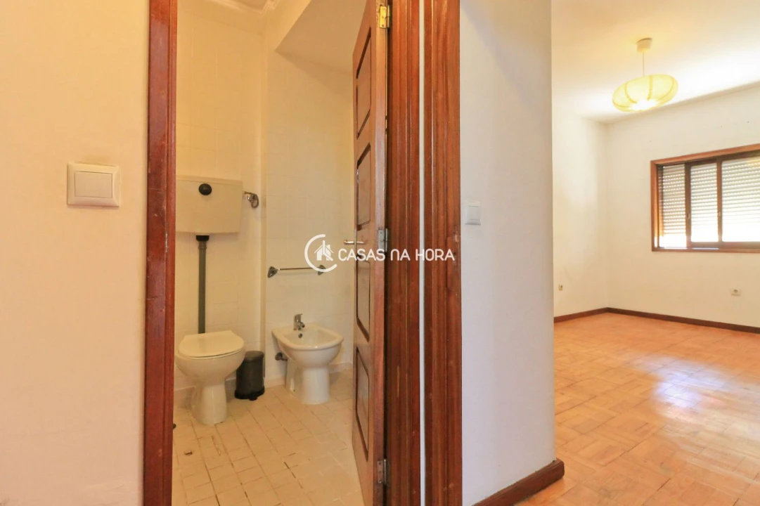 Apartamento T2 para Arrendamento em Ramalde Foto 20