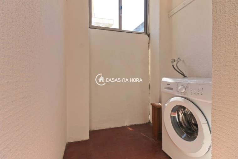 Apartamento T2 para Arrendamento em Ramalde Foto 3