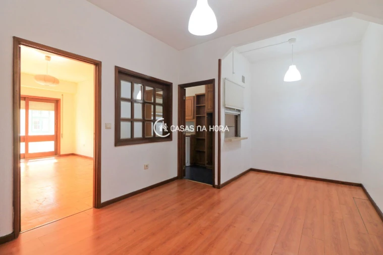 Apartamento T2 para Arrendamento em Ramalde Foto 4