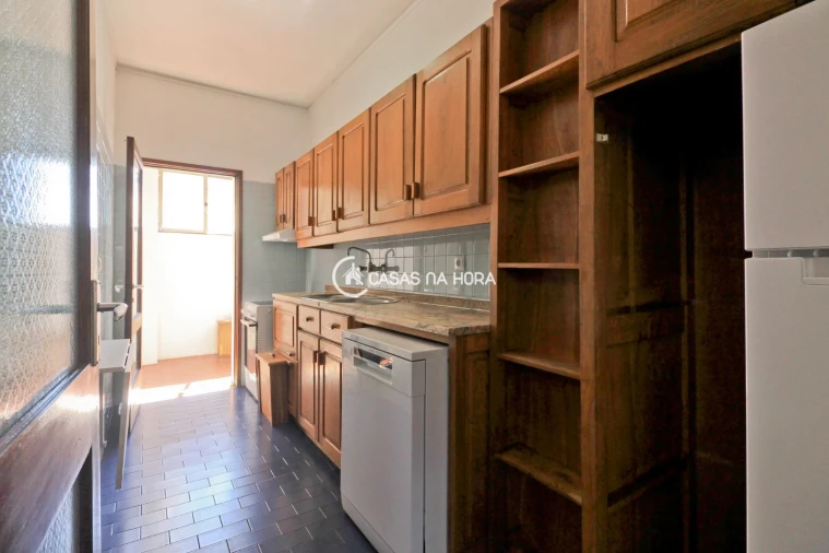 Apartamento T2 para Arrendamento em Ramalde Foto 5