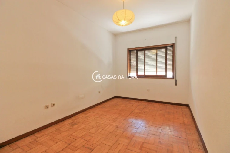 Apartamento T2 para Arrendamento em Ramalde Foto 6