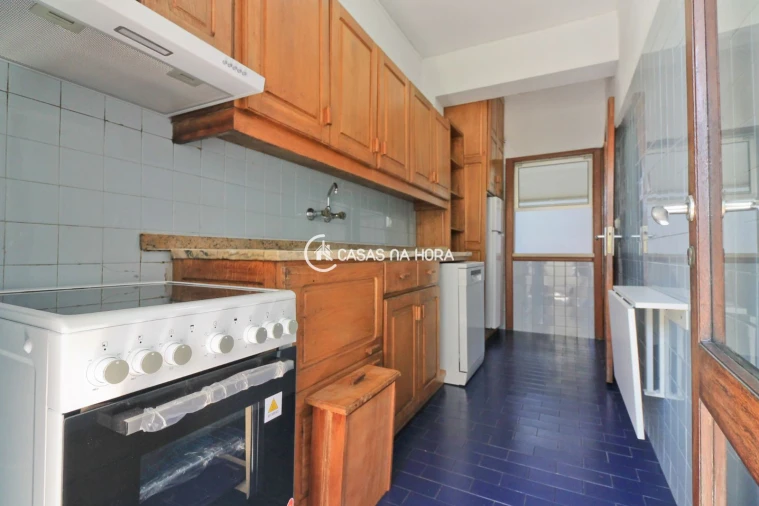 Apartamento T2 para Arrendamento em Ramalde Foto 7