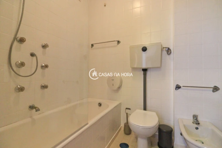 Apartamento T2 para Arrendamento em Ramalde Foto 9