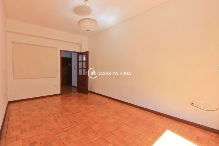 Apartamento T2 para Arrendamento em Ramalde Foto 12
