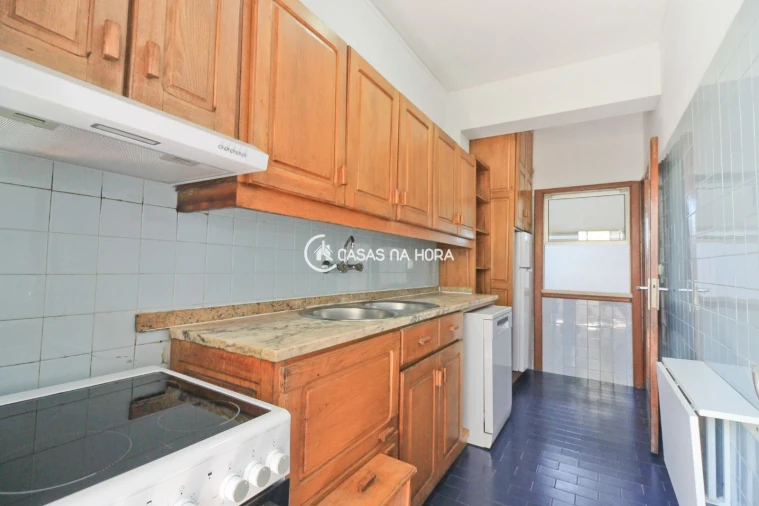 Apartamento T2 para Arrendamento em Ramalde Foto 16