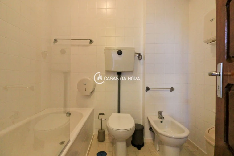 Apartamento T2 para Arrendamento em Ramalde Foto 19