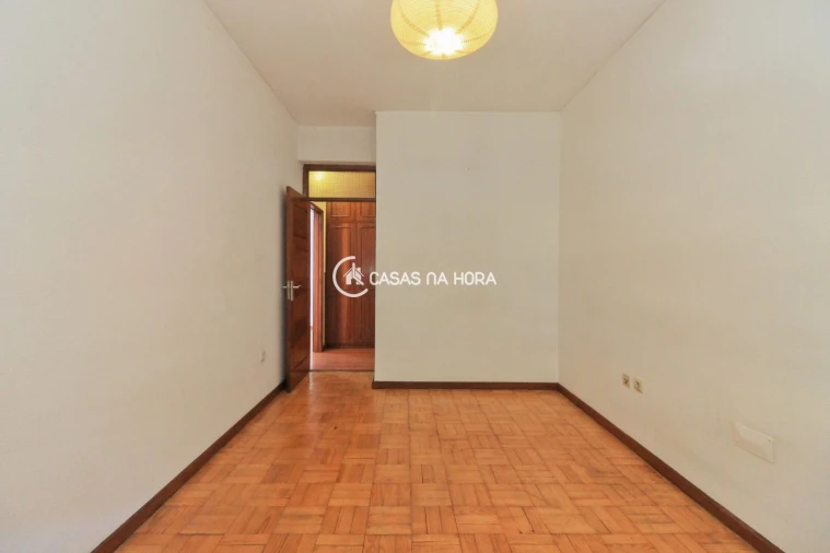 Apartamento T2 para Arrendamento em Ramalde Foto 25