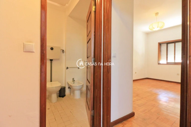 Apartamento T2 para Arrendamento em Ramalde Foto 26