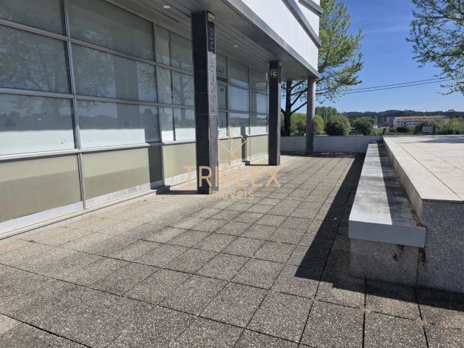 Loja para Arrendamento em Castêlo da Maia Foto 4