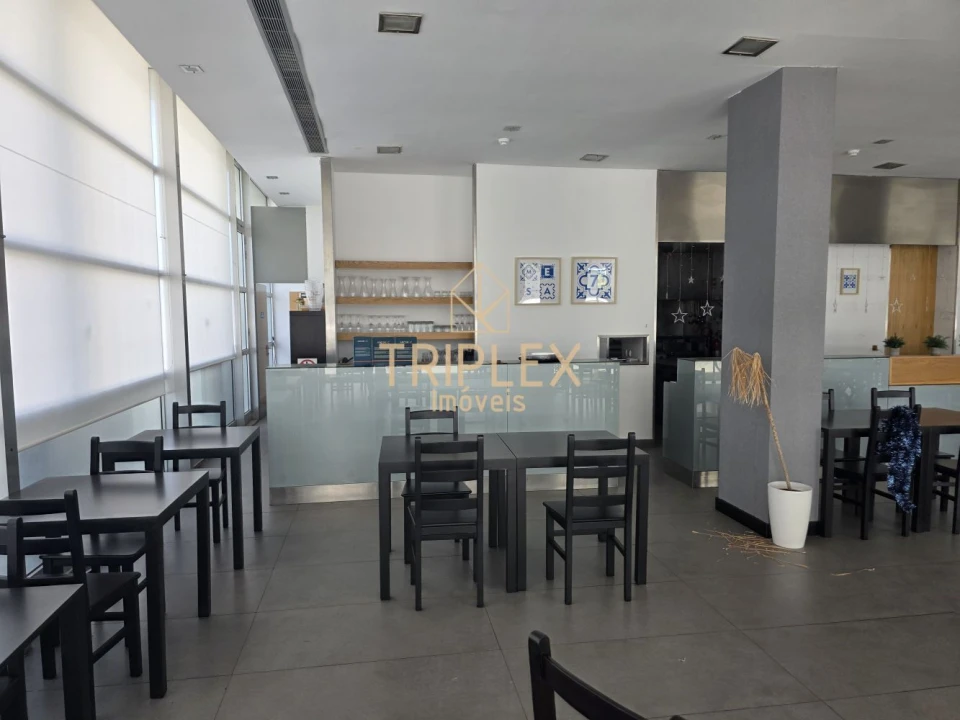 Loja para Arrendamento em Castêlo da Maia Foto 34